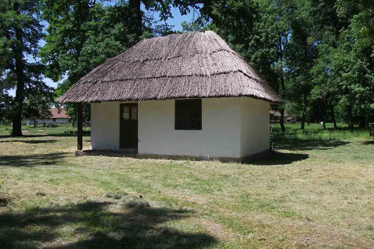 Renovare casa de chirpici - sfaturi pentru rezolvarea problemelor si reconditionarea casei