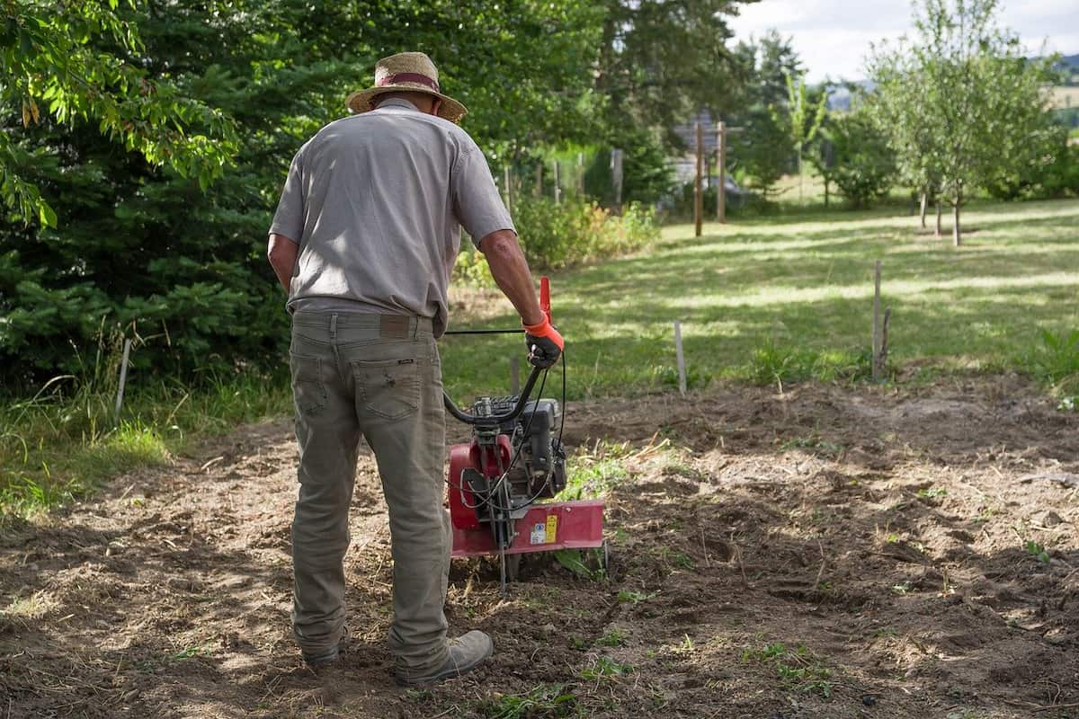 Afanarea solului - operatiune de prim rang in ansamblul lucrarilor agricole pregatitoare